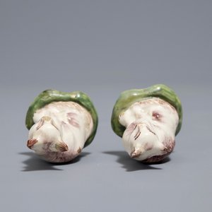 Een paar polychrome Delftse miniatuur katjes, 18e eeuw — foto 7