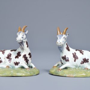 Een paar polychrome Delftse modellen van geiten, 18e eeuw — foto 2