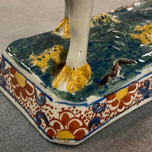 Een paar polychrome Delftse modellen van koeien, 18e eeuw — foto 14