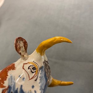 Een paar polychrome Delftse modellen van koeien, 18e eeuw — foto 8