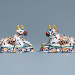 Een paar polychrome Delftse modellen van koetjes, 18e eeuw — foto 3