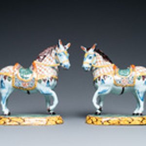 Een paar polychrome Delftse paarden, 18e eeuw — foto 2