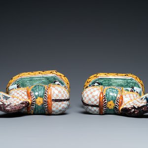 Een paar polychrome Delftse paarden, 18e eeuw — foto 7