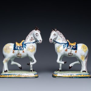 Een paar polychrome Delftse paarden, 18e eeuw — foto 2