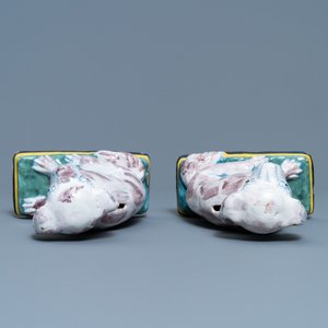 Een paar polychrome Delftse spaarpotten in de vorm van honden, 18e eeuw — foto 7