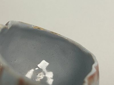Een paar polychrome Delftse terrines in de vorm van hazen, 18e eeuw — foto 6