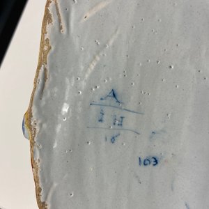 Een paar polychrome Delftse terrines in de vorm van koeien, 18e eeuw — foto 38