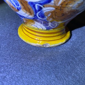 Een paar polychrome Italiaanse majolica siroopkannen, Casteldurante, 16e eeuw — foto 11