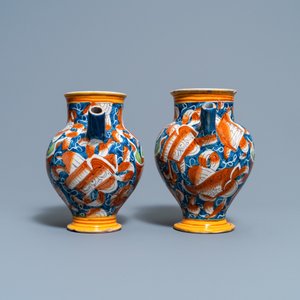 Een paar polychrome Italiaanse majolica siroopkannen, Casteldurante, 16e eeuw — foto 6