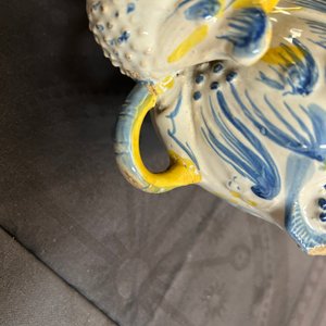 Een paar Portugese polychrome faience sculpturen van een leeuw, 17/18e eeuw — foto 4