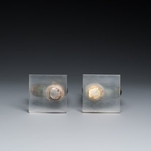Een paar Romeinse bronzen fittings met panterkoppen en een haak in de vorm van een vinger, ca. 2e eeuw — foto 8