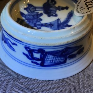 Een paar ronde Chinese blauwwitte zoutvaten, Kangxi — foto 15