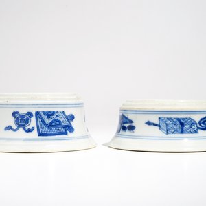 Een paar ronde Chinese blauwwitte zoutvaten, Kangxi — foto 4
