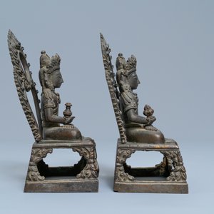 Een paar Sino-Tibetaanse bronzen figuren van Boeddha Amitayus, Qianlong — foto 5