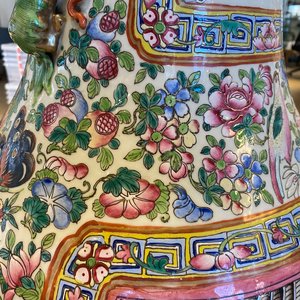 Een paar uitzonderlijk grote Chinese famille rose vazen, 19e eeuw — foto 40