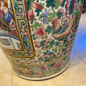 Een paar uitzonderlijk grote Chinese famille rose vazen, 19e eeuw — foto 88