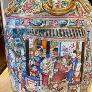 Een paar uitzonderlijk grote Chinese famille rose vazen, 19e eeuw — foto 113