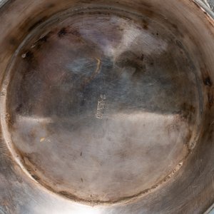 Een paar uitzonderlijke grote Chinese zilveren vazen met reliëfdecor, 19e eeuw — foto 25