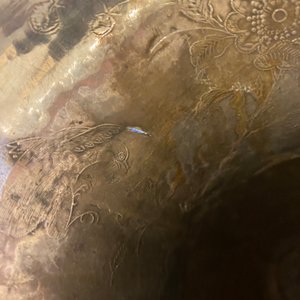 Een paar uitzonderlijke grote Chinese zilveren vazen met reliëfdecor, 19e eeuw — foto 30