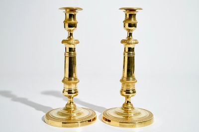 Een paar verguld bronzen Empire kandelaars, Frankrijk, 19e eeuw