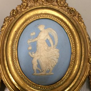Een paar verguld bronzen wandapplieken met Wedgwood plaquettes, 19e eeuw — foto 7