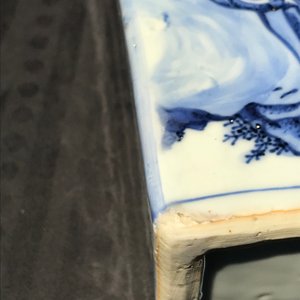 Een paar vierkante Chinese blauw-witte theebussen met onsterfelijken, Wanli — foto 30