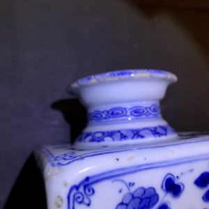 Een paar vierkante Chinese blauwwitte theebussen met Lange Lijzen, Yu merk, Kangxi — foto 14