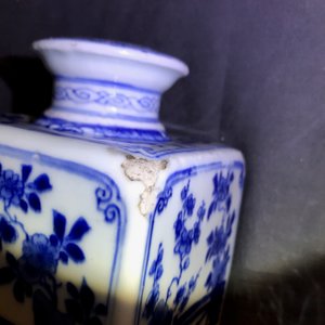 Een paar vierkante Chinese blauwwitte theebussen met Lange Lijzen, Yu merk, Kangxi — foto 22
