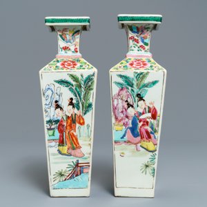 Een paar vierkante Chinese famille rose vazen met figuratief decor, Yongzheng — foto 3