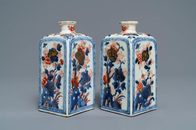 Een paar vierkante Chinese Imari-stijl theebussen, Kangxi
