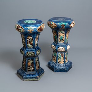 Een paar Vietnamese opengewerkte polychrome aardewerken sokkels, Lai Thieu, 1e helft 20e eeuw — foto 1