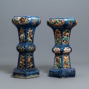 Een paar Vietnamese opengewerkte polychrome aardewerken sokkels, Lai Thieu, 1e helft 20e eeuw — foto 7