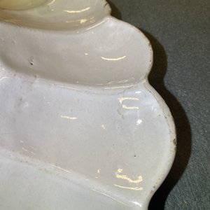 Een paar witte Delftse plooischotels, 17e eeuw — foto 19