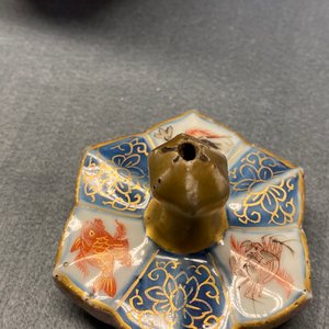 Een paar zeer grote Chinese Imari-stijl theepotten met deksels, Kangxi — foto 15