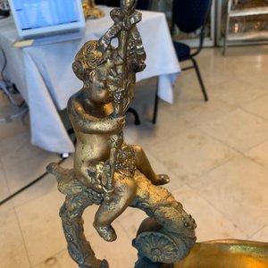 Een paar zeer grote Sèvres porseleinen kannen met verguld bronzen monturen en een jardinière, Frankrijk, 19e eeuw — foto 60