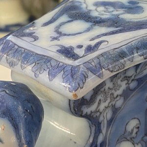 Een paar zeldzame blauw-witte Delftse basissen voor kandelaars, eind 17e eeuw — foto 23