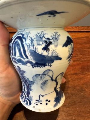 Een paar zeldzame Chinese blauw-witte offertazza's met 'visser, houthakker, boer en geleerde 漁樵耕讀圖' decor, Zhu Jiang Ruo Ji 珠江若記 merk, 19e eeuw — foto 9