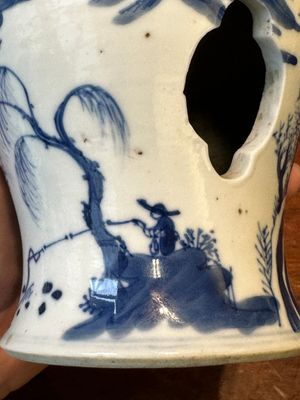 Een paar zeldzame Chinese blauw-witte offertazza's met 'visser, houthakker, boer en geleerde 漁樵耕讀圖' decor, Zhu Jiang Ruo Ji 珠江若記 merk, 19e eeuw — foto 10