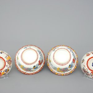 Een paar zeldzame polychrome Delftse dekselkommen, vroeg 18e eeuw — foto 7