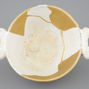Een papkom in wit Delfts met kintsugi-stijl herstelling, 17e eeuw — foto 2