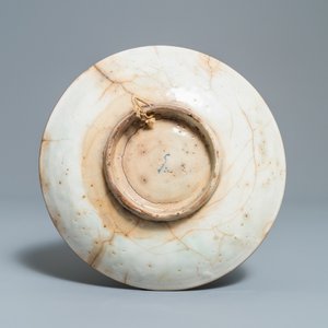 Een Perzische blauw-witte vaas, een kom en een bord, Syrië en/of Iran, 18/19e eeuw — foto 15