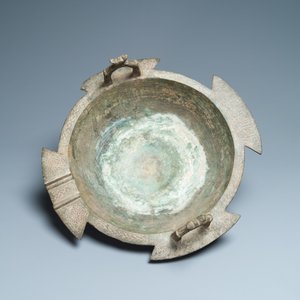 Een Perzische bronzen driepotige ketel, Khorasan, Iran, 12/13e eeuw — foto 5