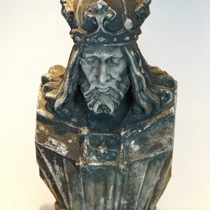 Een plaasteren beeld van Jezus met kroon, 19/20e eeuw, Brugge — foto 1