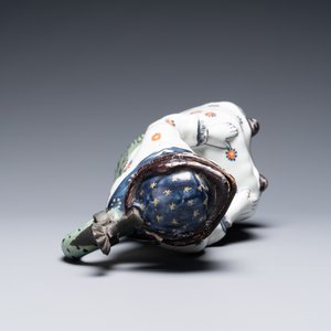 Een polychrome aardewerken 'Jacqueline' dekselkan, Rijsel, Frankrijk, 18e eeuw — foto 7