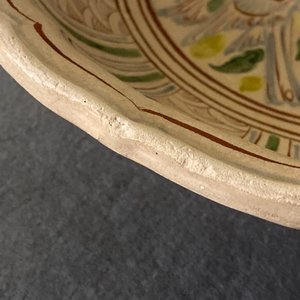 Een polychrome Annamese schotel met een vogel, Vietnam, 15/16e eeuw — foto 4