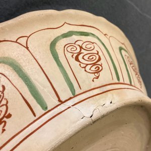 Een polychrome Annamese schotel met een vogel, Vietnam, 15/16e eeuw — foto 7