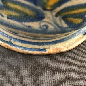 Een polychrome Antwerpse majolica albarello, 2e helft 16e eeuw — foto 13