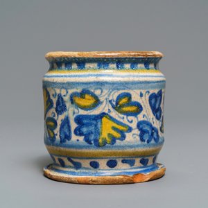 Een polychrome Antwerpse majolica albarello, 2e helft 16e eeuw — foto 4