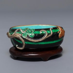 Een polychrome Chinese penselenwasser in de vorm van een meloen, 18/19e eeuw — foto 2
