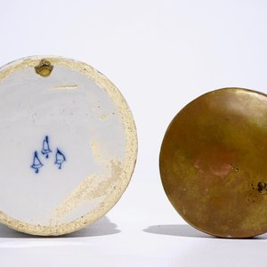 Een polychrome Delftse apothekerspot, albarello, 18e eeuw — foto 10